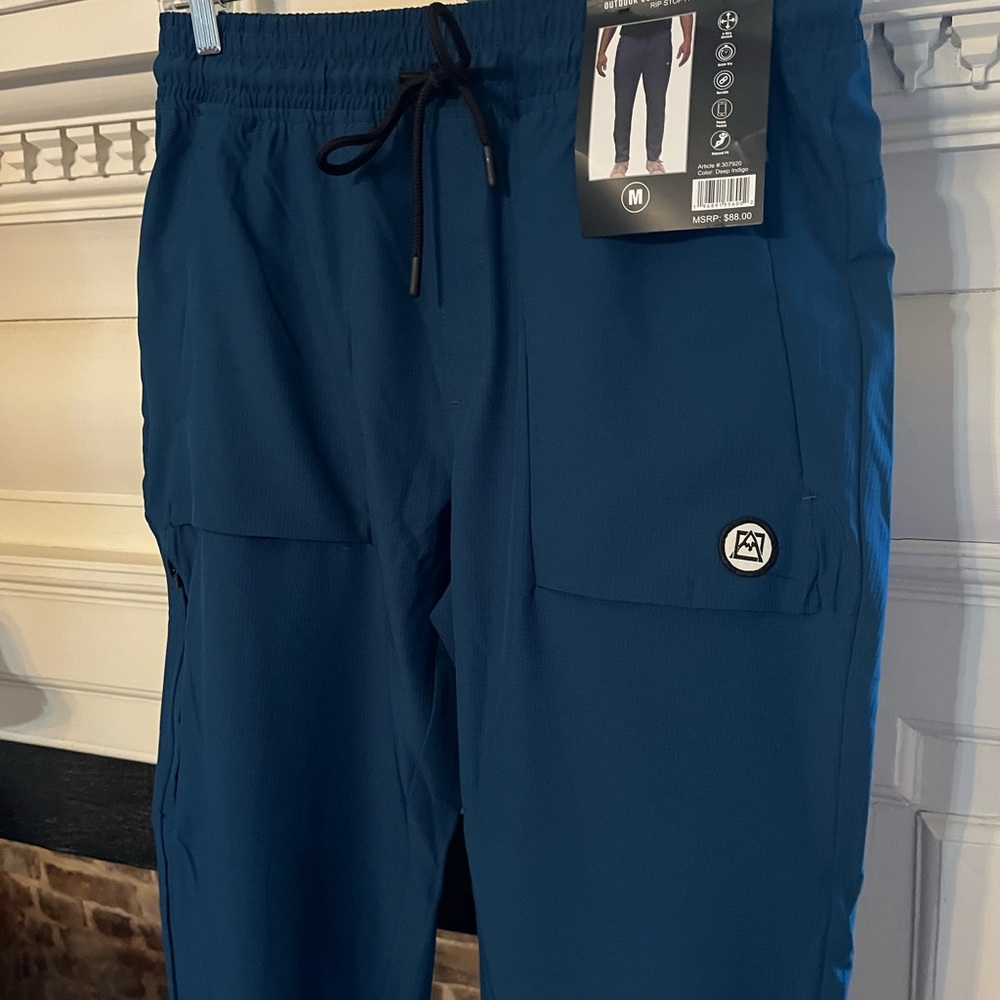 Avalanche Men's Blue Athletic Pants Sz Medium NWT $88